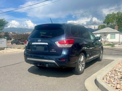 Used 2015 Nissan Pathfinder Platinum FWD image 5