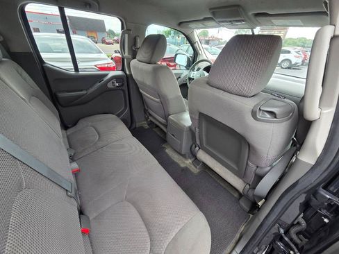 Used 2014 Nissan Frontier SV RWD image 16