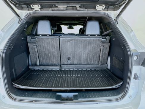 Used 2022 Toyota Highlander XSE FWD image 18