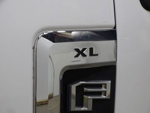 Used 2018 Ford F550 2WD Crew Cab Super Duty image 28