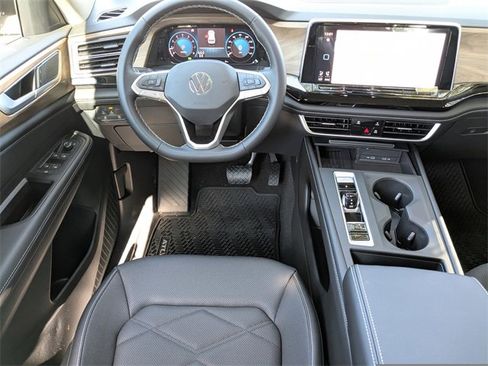 New 2026 Volkswagen Atlas SE image 17