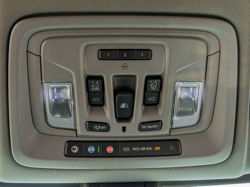 Used 2021 GMC Sierra 3500 Denali w/ Denali Ultimate Package image 28