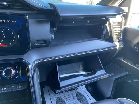 Used 2024 GMC Sierra 2500 AT4X image 33