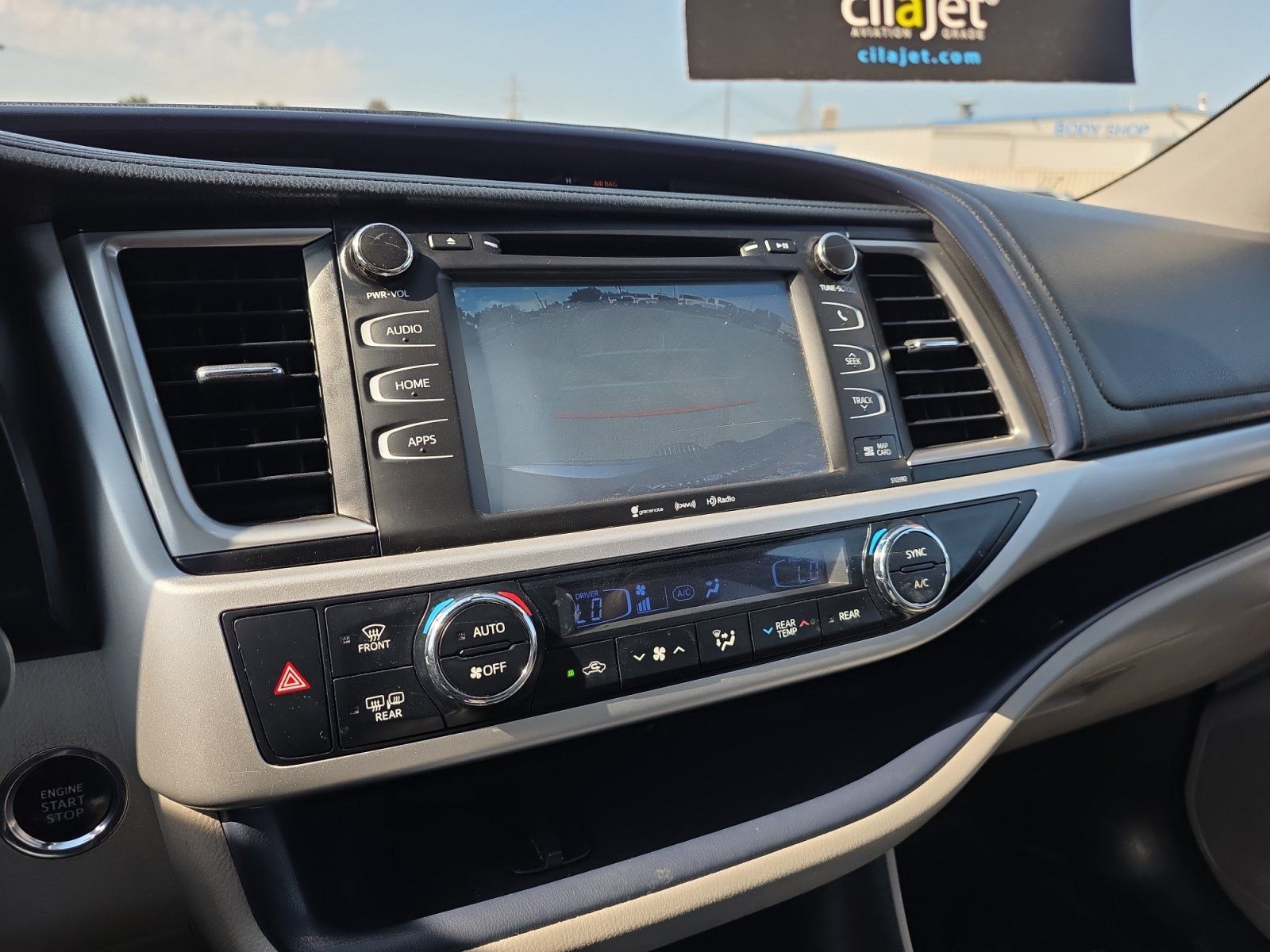 Used 2019 Toyota Highlander XLE AWD/4WD image 20
