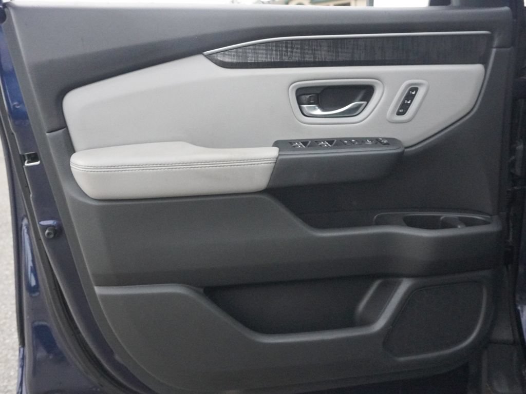 Used 2023 Honda Pilot Elite image 27