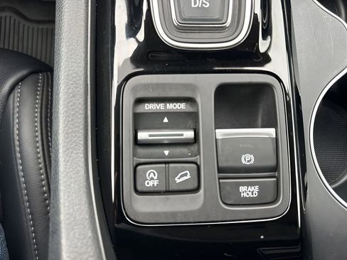 Used 2024 Honda Pilot Touring image 24