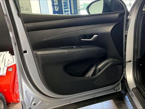 Used 2025 Hyundai Tucson SE AWD/4WD image 9