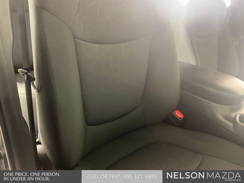 Used 2025 Toyota RAV4 XLE FWD image 27