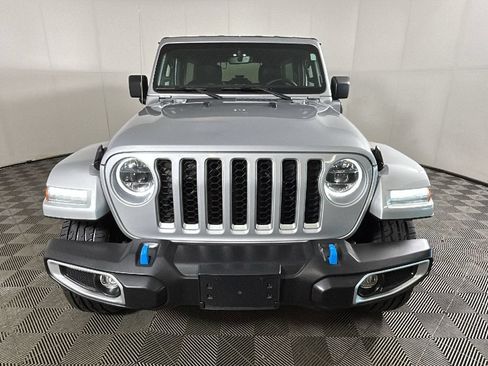Used 2023 Jeep Wrangler Unlimited Sahara w/ Cold Weather Group AWD/4WD image 9