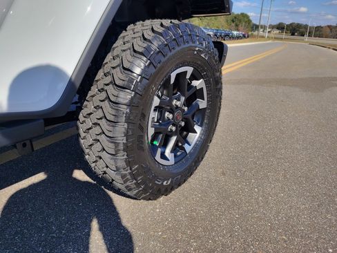 New 2026 Jeep Gladiator Rubicon image 13