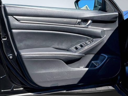 Used 2021 Honda Accord Sport image 9