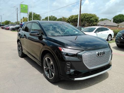 Used 2022 Audi Q4 e-tron Prestige AWD/4WD image 4