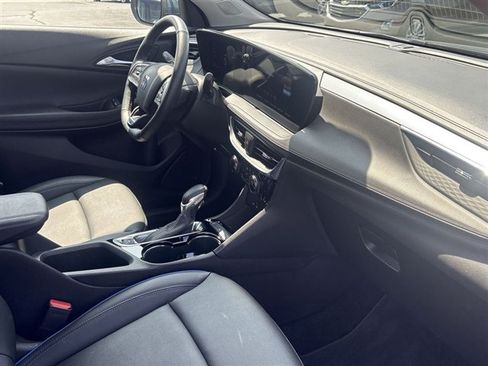 Used 2025 Buick Encore GX Sport Touring w/ Comfort Package FWD image 27