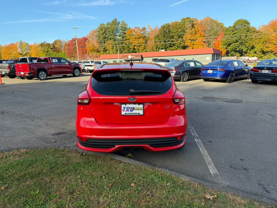 Used 2016 Ford Focus ST w/ Equipment Group 401A FWD image 5