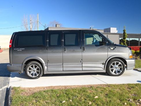 Used 2018 GMC Savana 2500 LS image 4