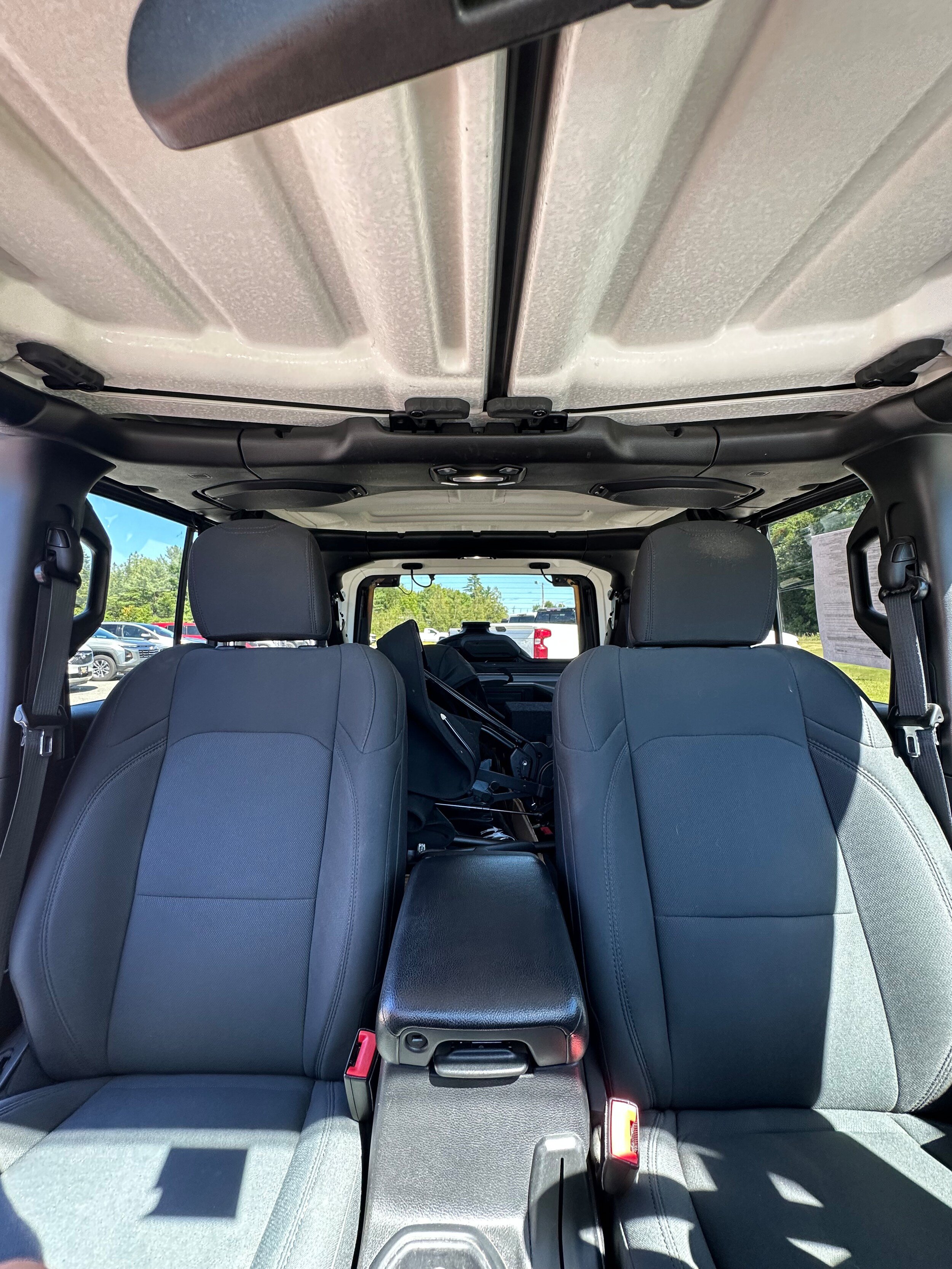Used 2018 Jeep Wrangler Unlimited Sport S AWD/4WD image 11