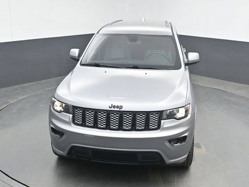 Used 2019 Jeep Grand Cherokee Altitude AWD/4WD image 14
