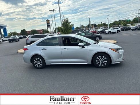 Used 2021 Toyota Corolla LE w/ Carpet Mat Package (TMS) FWD image 5