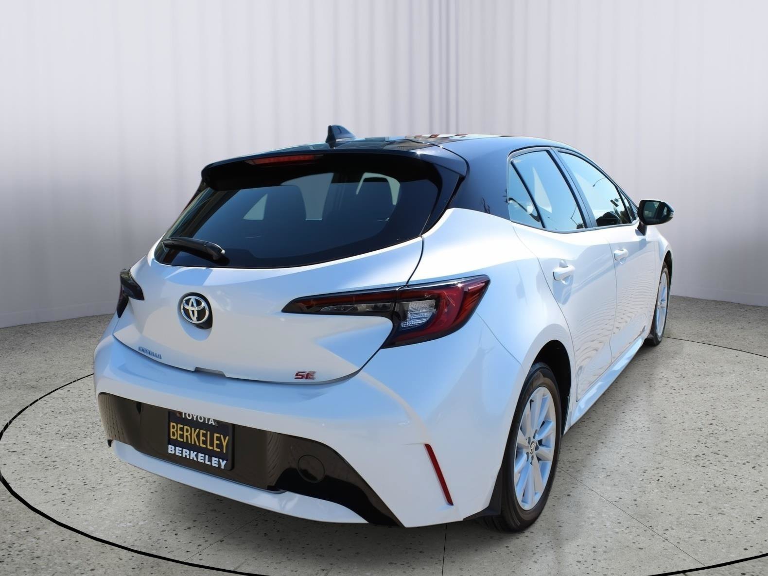 Certified 2024 Toyota Corolla SE w/ SE Package FWD image 8