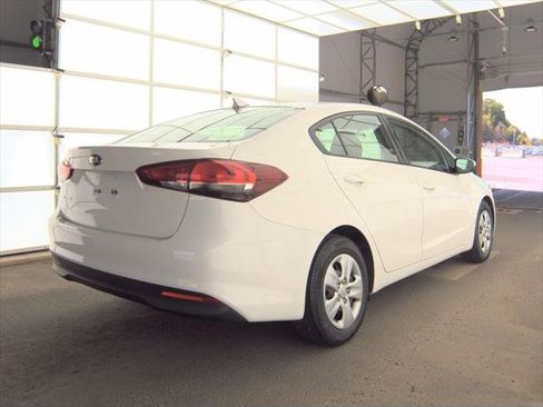 Used 2017 Kia Forte LX FWD image 7