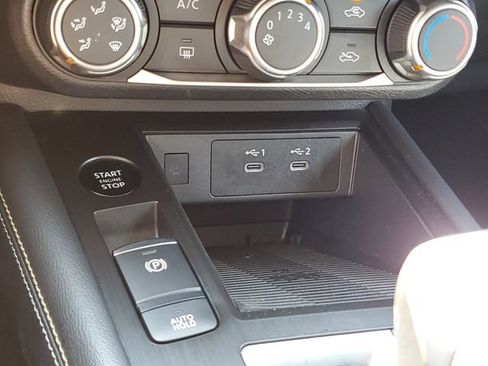 Certified 2025 Nissan Kicks SV AWD/4WD image 29