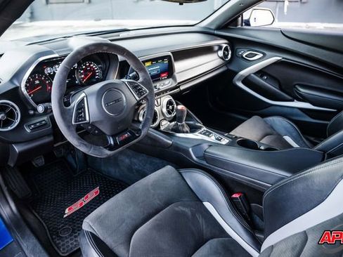 Used 2019 Chevrolet Camaro SS image 2