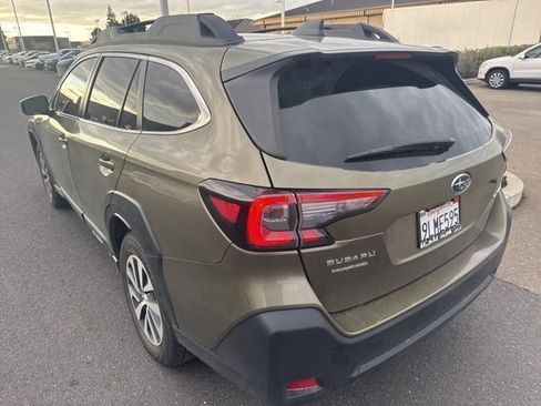 Used 2024 Subaru Outback Premium image 8