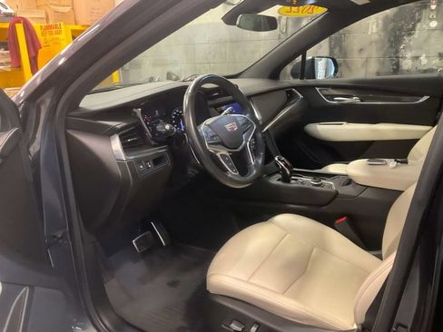 Used 2022 Cadillac XT5 Sportv AWD/4WD image 12