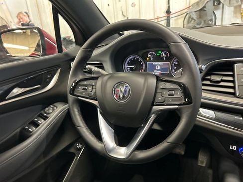 Used 2024 Buick Enclave Essence AWD/4WD image 20