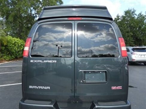 Used 2017 GMC Savana 2500 RWD image 12