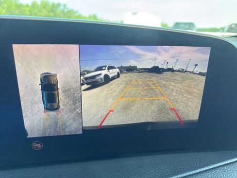 Used 2025 Cadillac XT4 Premium Luxury FWD image 4