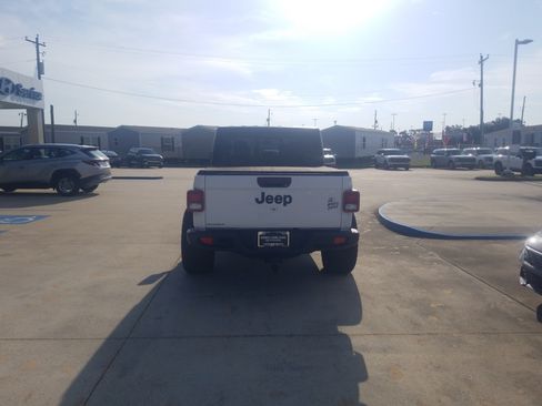 Used 2023 Jeep Gladiator Sport AWD/4WD image 6