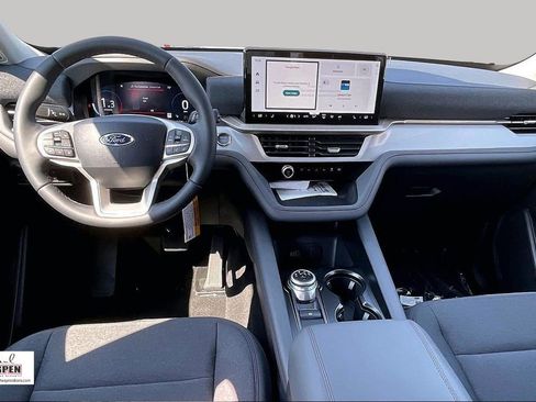 New 2026 Ford Explorer Active RWD image 5