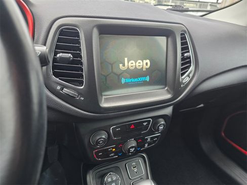 Used 2018 Jeep Compass Trailhawk image 29
