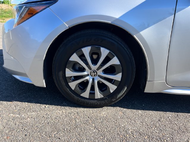 Used 2020 Toyota Corolla LE FWD image 27