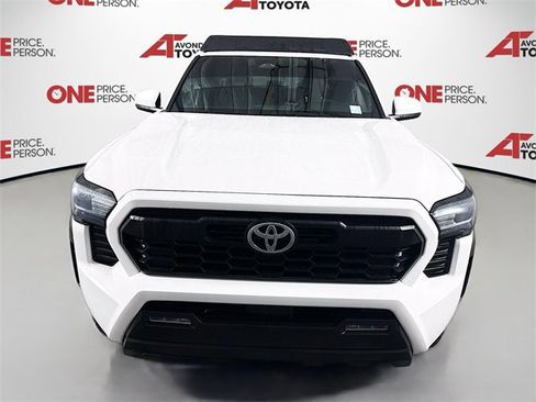 Certified 2025 Toyota Tacoma TRD Off-Road image 2