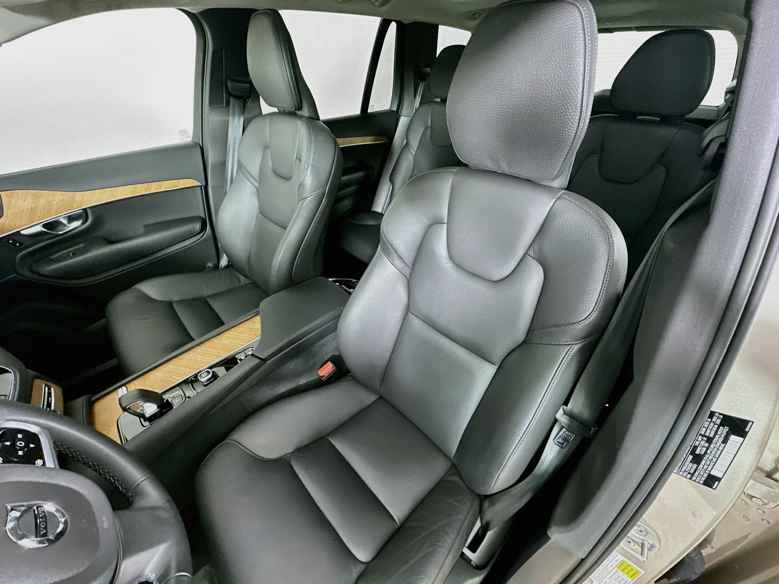 Used 2025 Volvo XC90 B6 Plus w/ Protection Package Premier AWD/4WD image 34