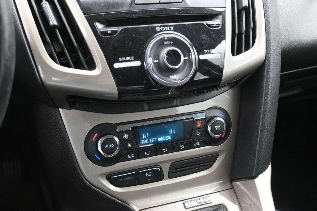Used 2012 Ford Focus SEL FWD image 14