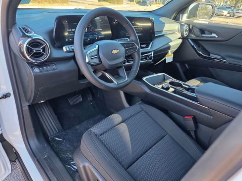 New 2026 Chevrolet Equinox LT image 8