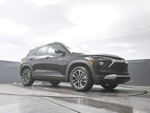 Used 2025 Chevrolet TrailBlazer LT w/ Driver Confidence Package image 49