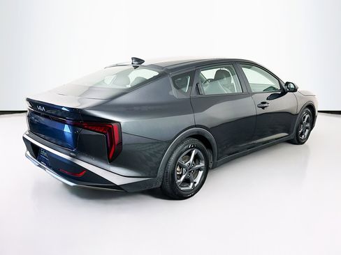 Used 2025 Kia K4 LXS image 9