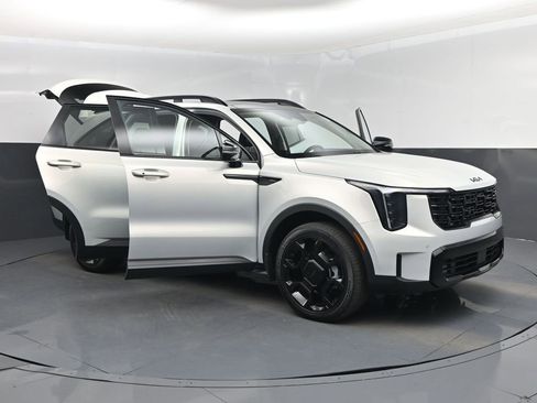 Certified 2026 Kia Sorento X-Line EX AWD/4WD image 1