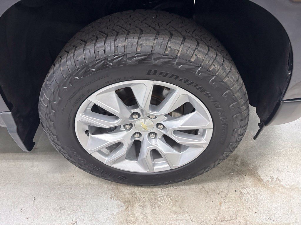 Used 2022 Chevrolet Silverado 1500 W/T w/ WT Value Package AWD/4WD image 4