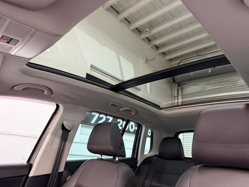 Used 2016 Volkswagen Tiguan SE image 27