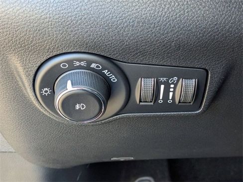 New 2026 Jeep Compass Latitude image 16