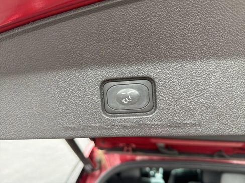 Used 2015 Ford Explorer XLT w/ Equipment Group 202B image 9