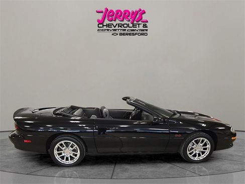 Used 2002 Chevrolet Camaro Z28 w/ SS Performance/Appearance Pkg image 11