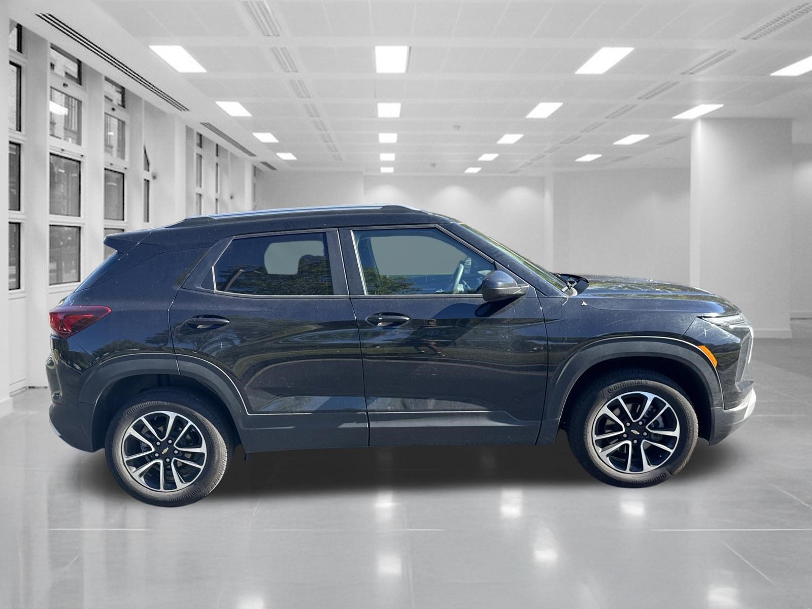 Used 2024 Chevrolet TrailBlazer LT AWD/4WD image 4