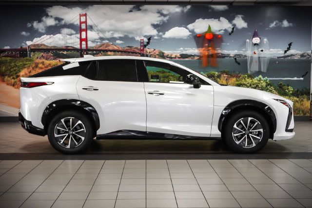 Used 2023 Lexus RZ 450e Premium w/ Technology Package AWD/4WD image 5