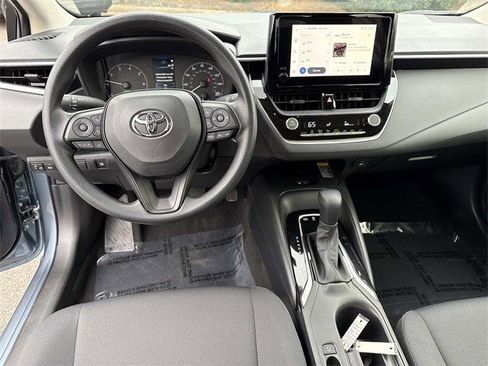Used 2025 Toyota Corolla LE image 17